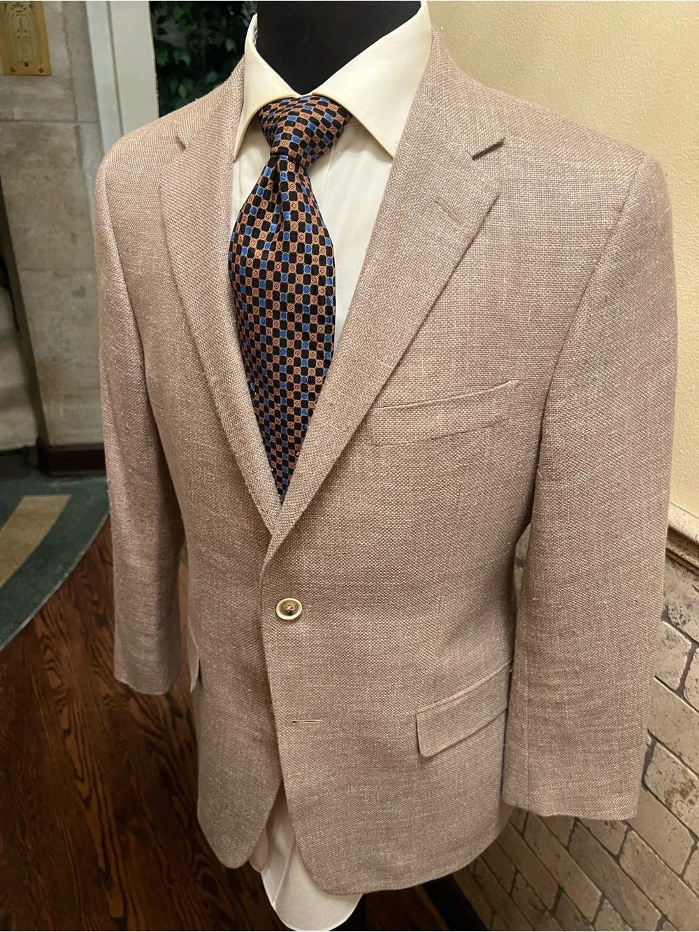 Hickey Freeman refined tan